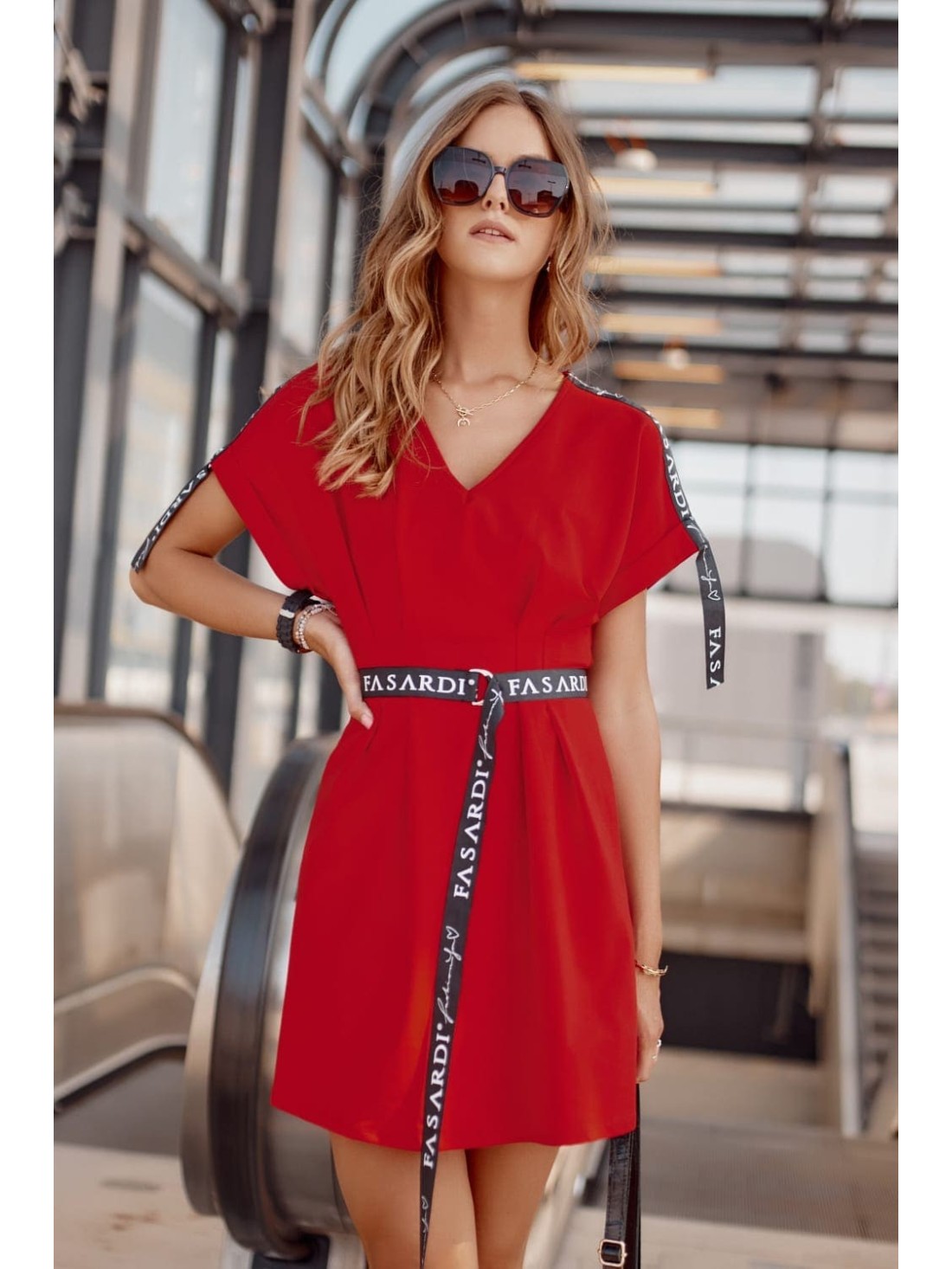 Tailored dress with a belt, red FI662 - Online store - Boutique